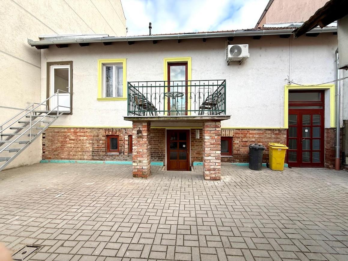 Kuriozum Vendeghaz Otel Segedin Dış mekan fotoğraf